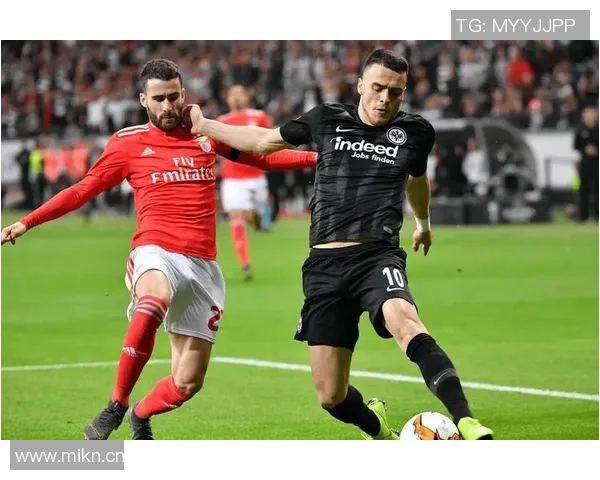 勒沃库森力克法兰克福，巩固前四位置力保欧冠资格