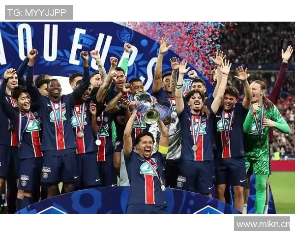 英超球队严阵以待迎接新赛季！球员训练备战状态火热