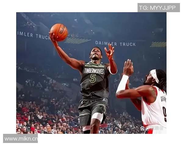 开拓者险胜尼克斯,兰德尔砍下三双——激情碰撞中的王者对决 开拓者险胜尼克斯,兰德尔砍下三双——激情碰撞中的王者对决